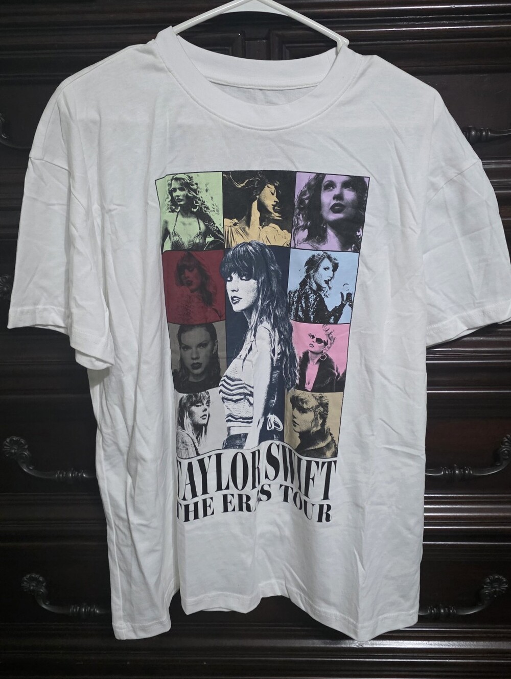 Official Taylor Swift The Eras Tour White Tee Shirt Medium New Never worn